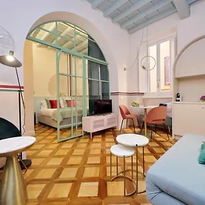 Ych-bright Navona , Roma Italia